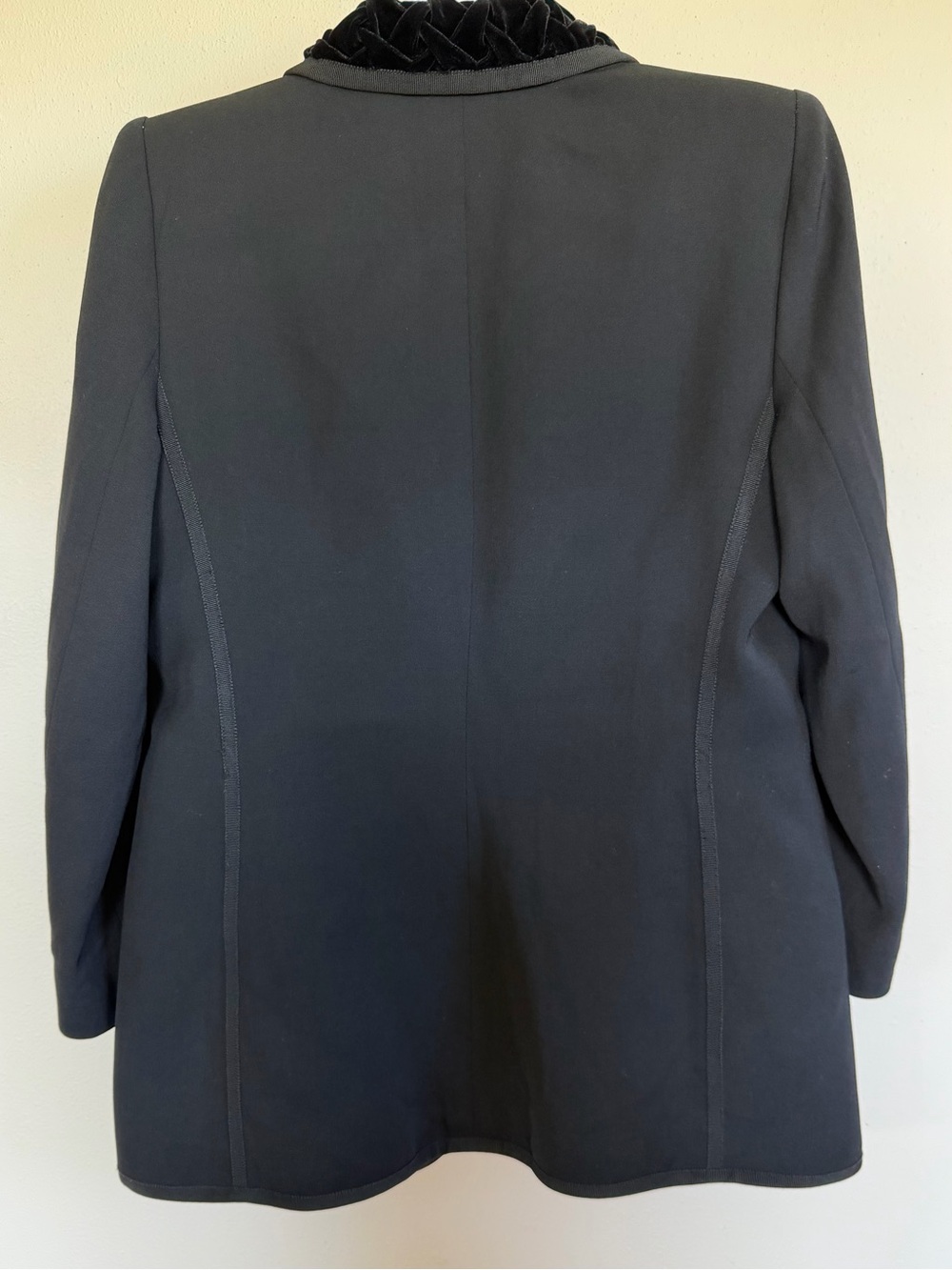 Armani Collezioni Women's 12 Black Velvet Lapel Virgin Wool Lined Blazer Jacket - Picture 6 of 16